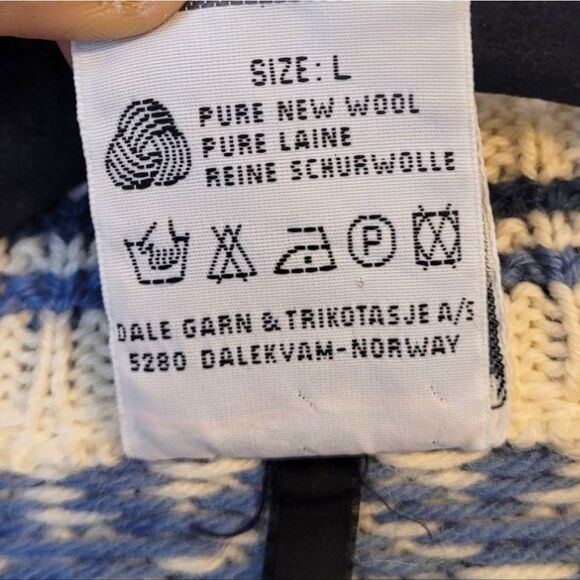 Dale of Norway Blue and White Fair Isle Button Front Pure Wool Sweater Size L - Picture 5 of 9
